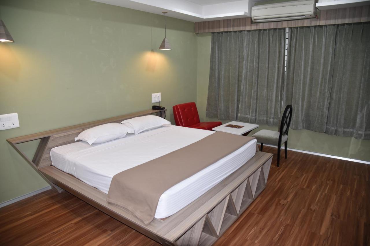 Hotel Bhimas Paradise Tirupati Esterno foto